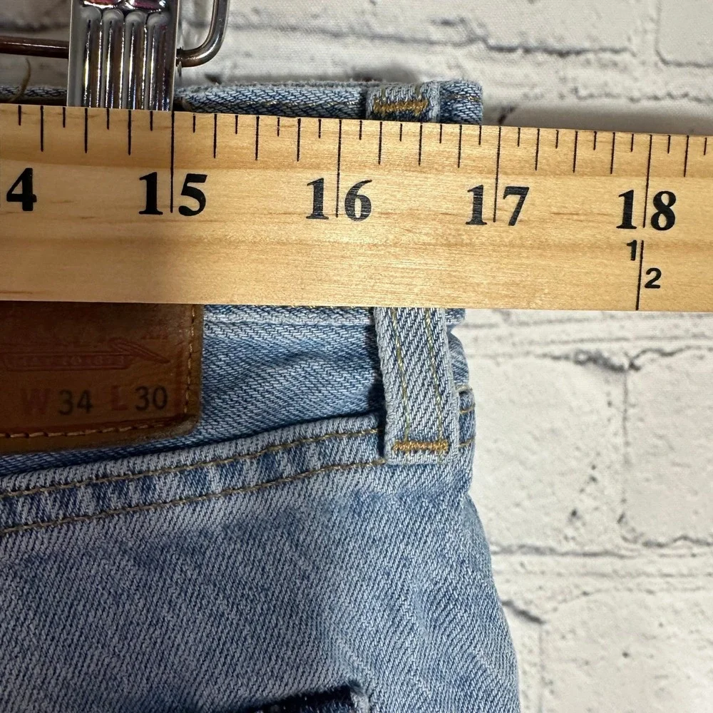 Levis 501 93 Straight Leg Jeans Mens 34x30 Light Wash Blue Denim Button Fly